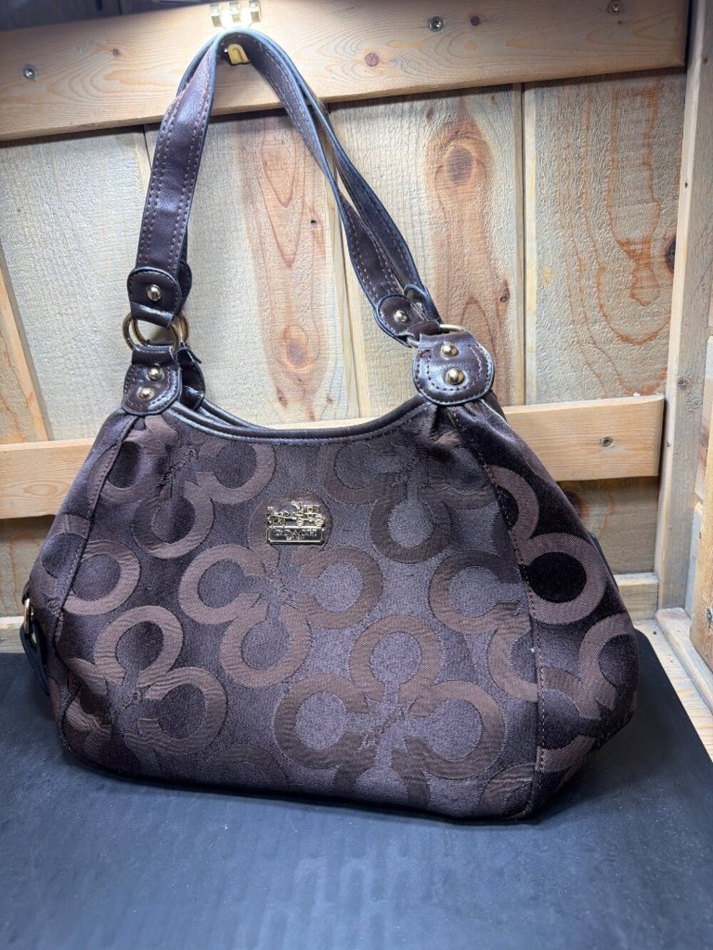 C logo Shoulder Bag Womens Chocolate